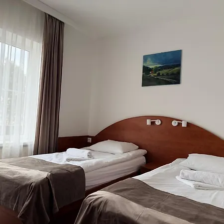 Sjesta Готель Міколув